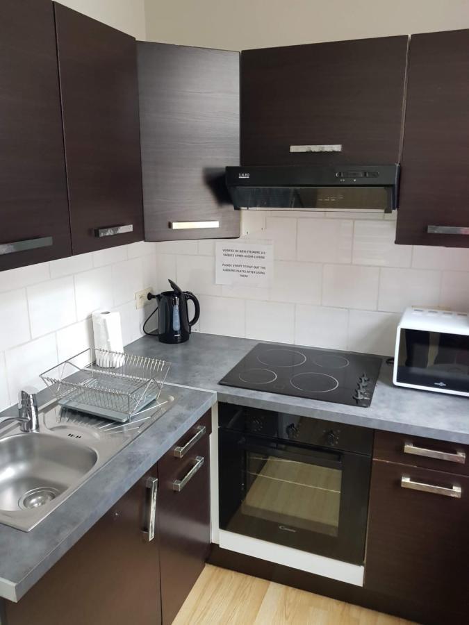 Central Yellow Apartment Брюссель Екстер'єр фото