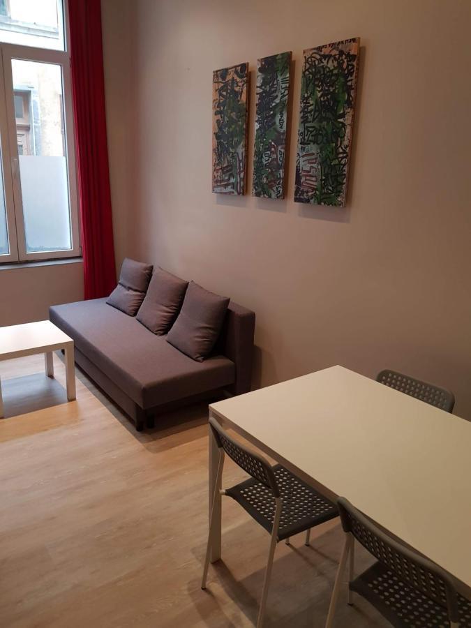 Central Yellow Apartment Брюссель Екстер'єр фото