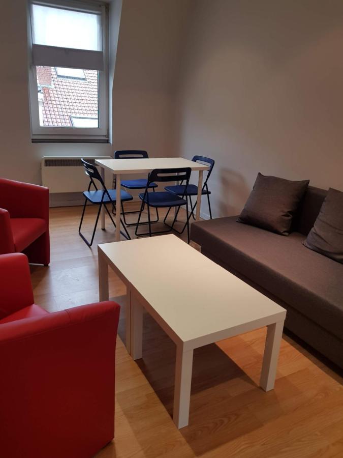 Central Yellow Apartment Брюссель Екстер'єр фото