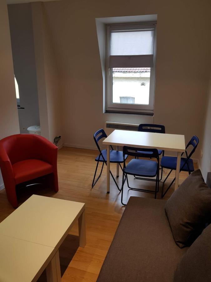 Central Yellow Apartment Брюссель Екстер'єр фото