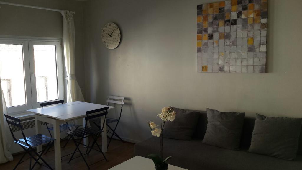 Central Yellow Apartment Брюссель Екстер'єр фото