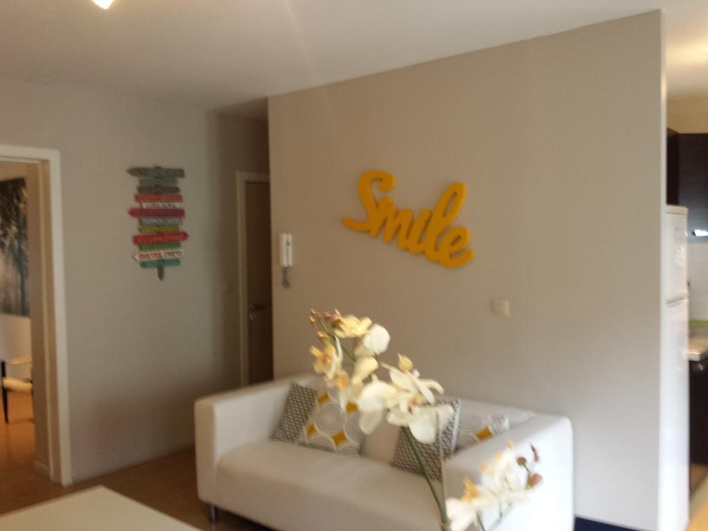 Central Yellow Apartment Брюссель Екстер'єр фото