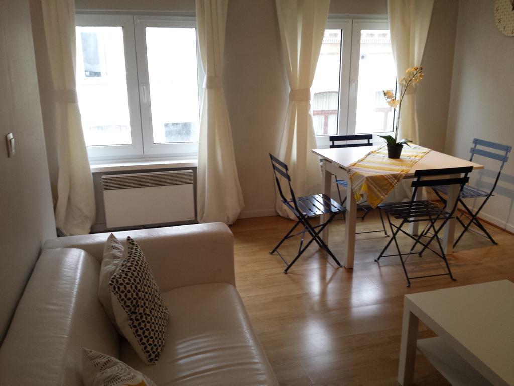 Central Yellow Apartment Брюссель Екстер'єр фото